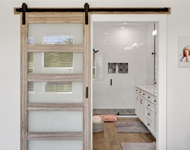 5608 Nw 39th Lane - Photo Thumbnail 7