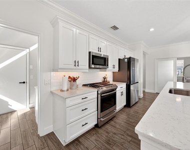 5608 Nw 39th Lane - Photo Thumbnail 24