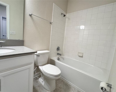 1252 Royal St George Boulevard - Photo Thumbnail 19