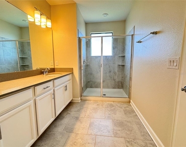 1252 Royal St George Boulevard - Photo Thumbnail 14