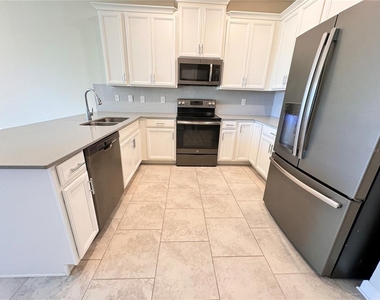 1252 Royal St George Boulevard - Photo Thumbnail 7
