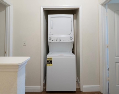 10612 Savannah Wood Drive - Photo Thumbnail 26