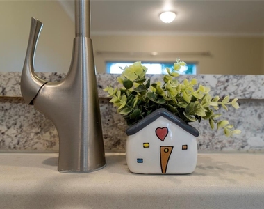 10612 Savannah Wood Drive - Photo Thumbnail 12