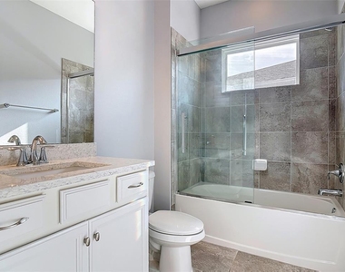5644 Estero Loop - Photo Thumbnail 27