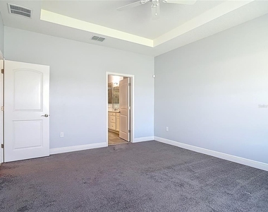 5644 Estero Loop - Photo Thumbnail 17