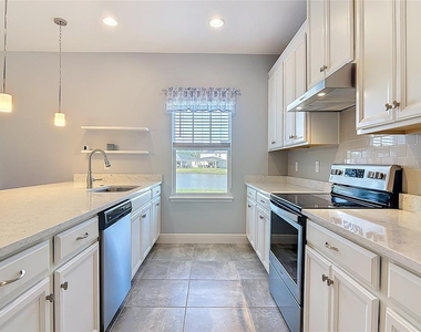 5644 Estero Loop - Photo Thumbnail 3