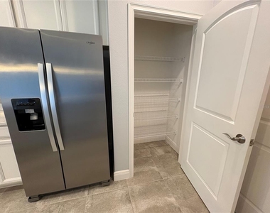 5644 Estero Loop - Photo Thumbnail 7