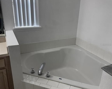 1144 Clear Creek Circle - Photo Thumbnail 7
