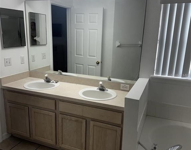 1144 Clear Creek Circle - Photo Thumbnail 5