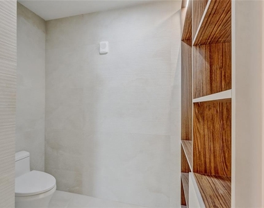 150 E Robinson Street - Photo Thumbnail 9
