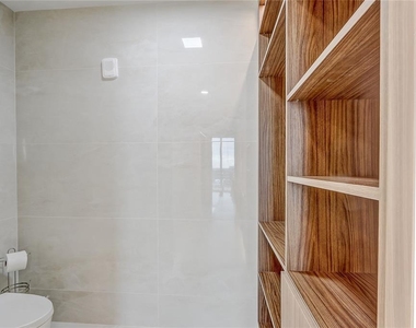 150 E Robinson Street - Photo Thumbnail 14