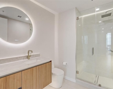 150 E Robinson Street - Photo Thumbnail 15