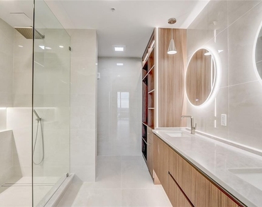 150 E Robinson Street - Photo Thumbnail 12