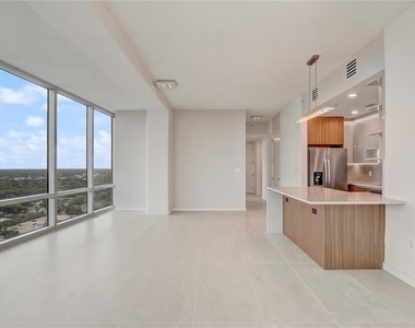 150 E Robinson Street - Photo Thumbnail 5