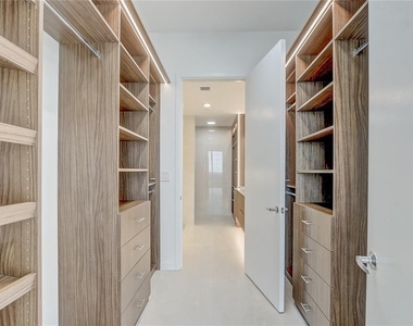 150 E Robinson Street - Photo Thumbnail 11