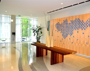 150 E Robinson Street - Photo Thumbnail 3
