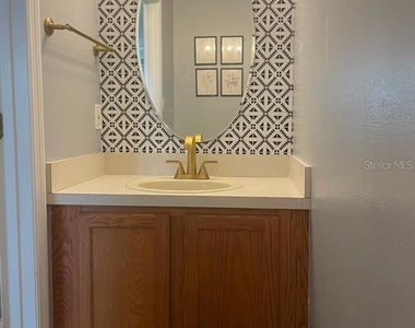 290 Marion Place - Photo Thumbnail 8