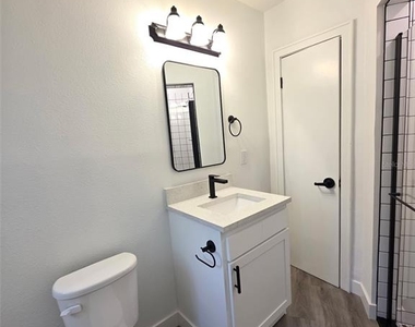 2104 Crill Avenue - Photo Thumbnail 37
