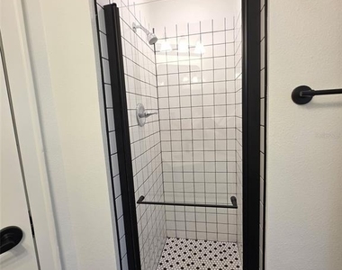 2104 Crill Avenue - Photo Thumbnail 39