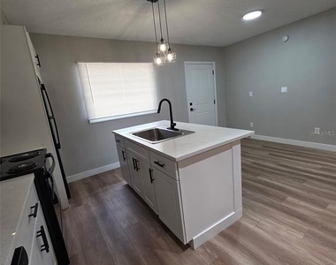 2104 Crill Avenue - Photo Thumbnail 48