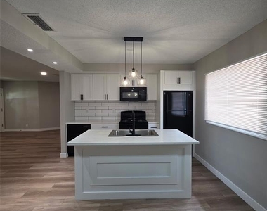 2104 Crill Avenue - Photo Thumbnail 46