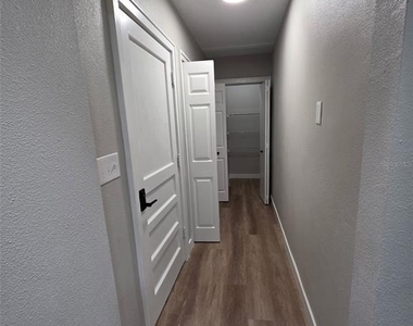 2104 Crill Avenue - Photo Thumbnail 50