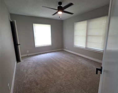 2104 Crill Avenue - Photo Thumbnail 25
