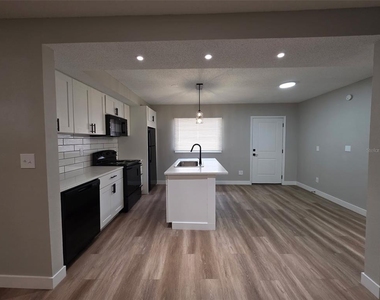 2104 Crill Avenue - Photo Thumbnail 45