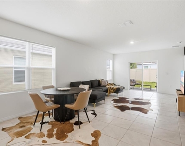 1181 Cascades Avenue - Photo Thumbnail 11