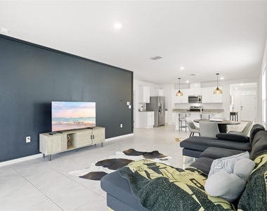 1181 Cascades Avenue - Photo Thumbnail 13