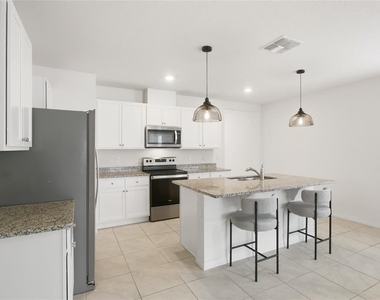 1181 Cascades Avenue - Photo Thumbnail 7