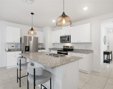 1181 Cascades Avenue - Photo Thumbnail 6