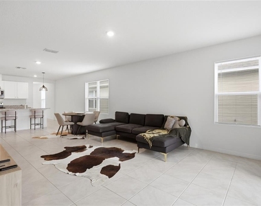 1181 Cascades Avenue - Photo Thumbnail 15