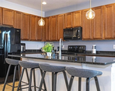 280 Ballo Drive - Photo Thumbnail 5