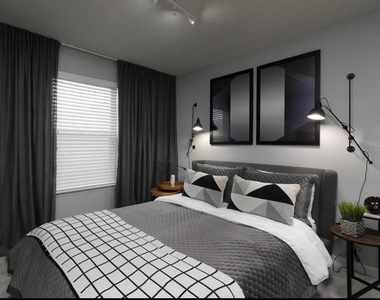 8831 Geneve Court - Photo Thumbnail 30