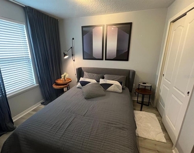 8831 Geneve Court - Photo Thumbnail 23