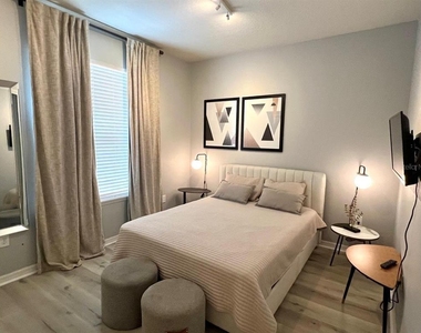 8831 Geneve Court - Photo Thumbnail 25