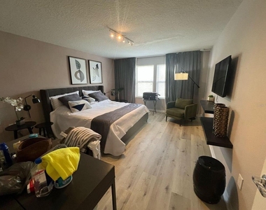 8831 Geneve Court - Photo Thumbnail 17