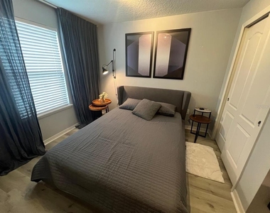 8831 Geneve Court - Photo Thumbnail 21