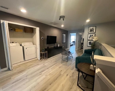8831 Geneve Court - Photo Thumbnail 14