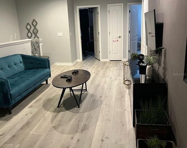 8831 Geneve Court - Photo Thumbnail 7
