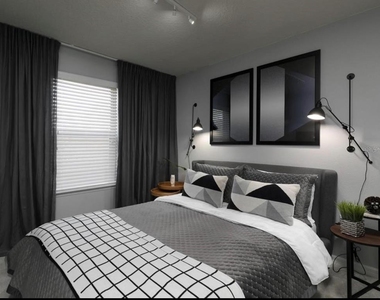 8831 Geneve Court - Photo Thumbnail 31