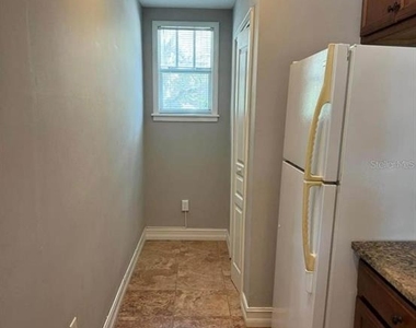611 Campus Street - Photo Thumbnail 9