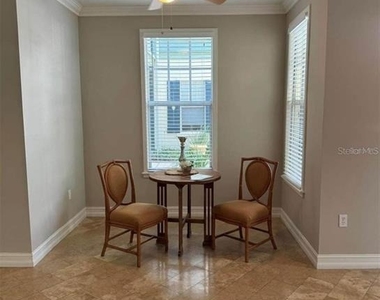 611 Campus Street - Photo Thumbnail 4