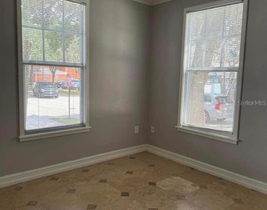 611 Campus Street - Photo Thumbnail 5