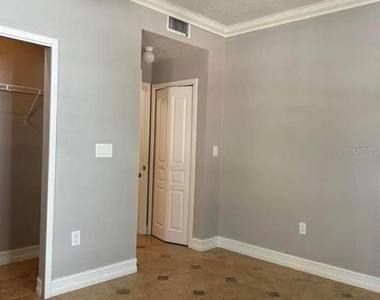 611 Campus Street - Photo Thumbnail 8
