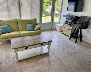 5242 Riverside Drive - Photo Thumbnail 6