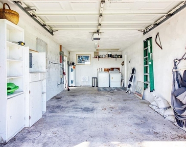 5242 Riverside Drive - Photo Thumbnail 19