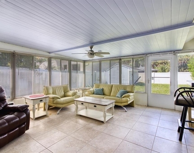 5242 Riverside Drive - Photo Thumbnail 18