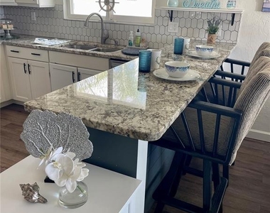 5242 Riverside Drive - Photo Thumbnail 19